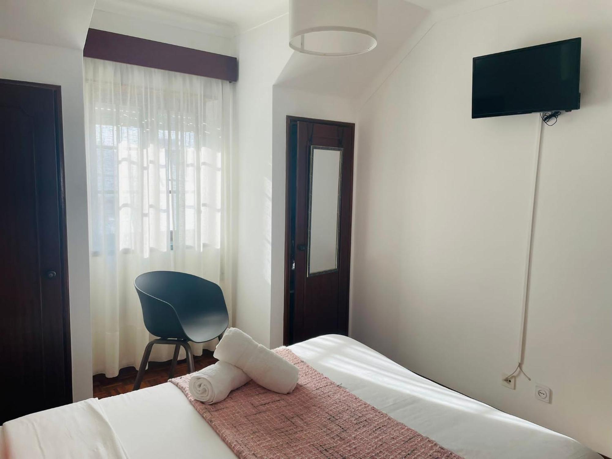 Besugo'S House Rooms & Apartment Nazaré Quarto foto